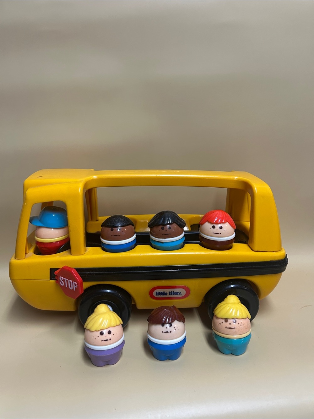 Vintage 80s Little Tikes School Bus with 7 figurines
